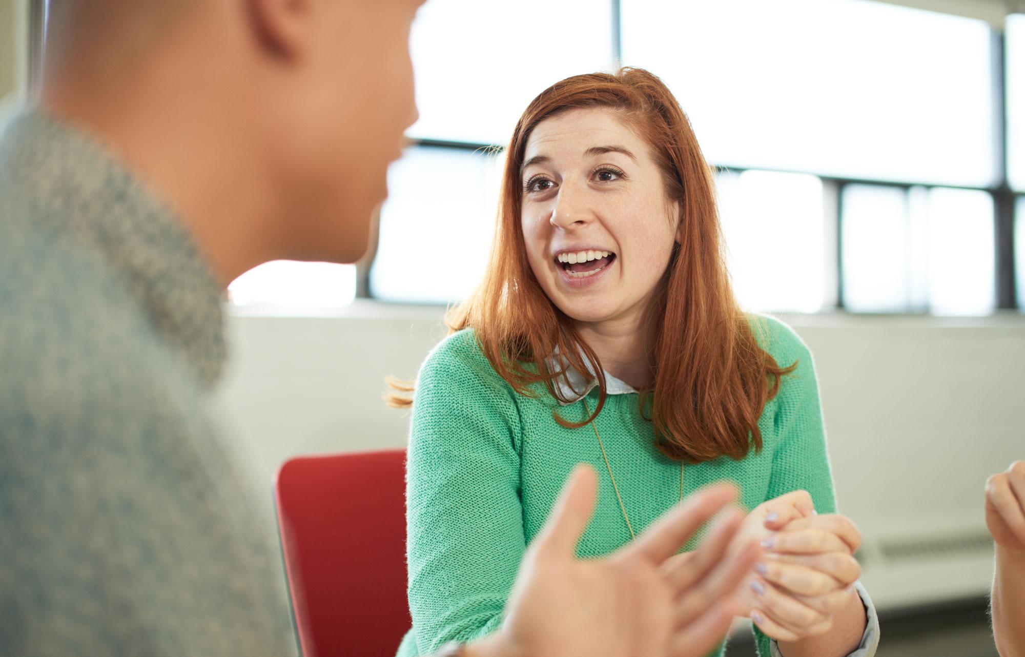 A female student talks with an advisor